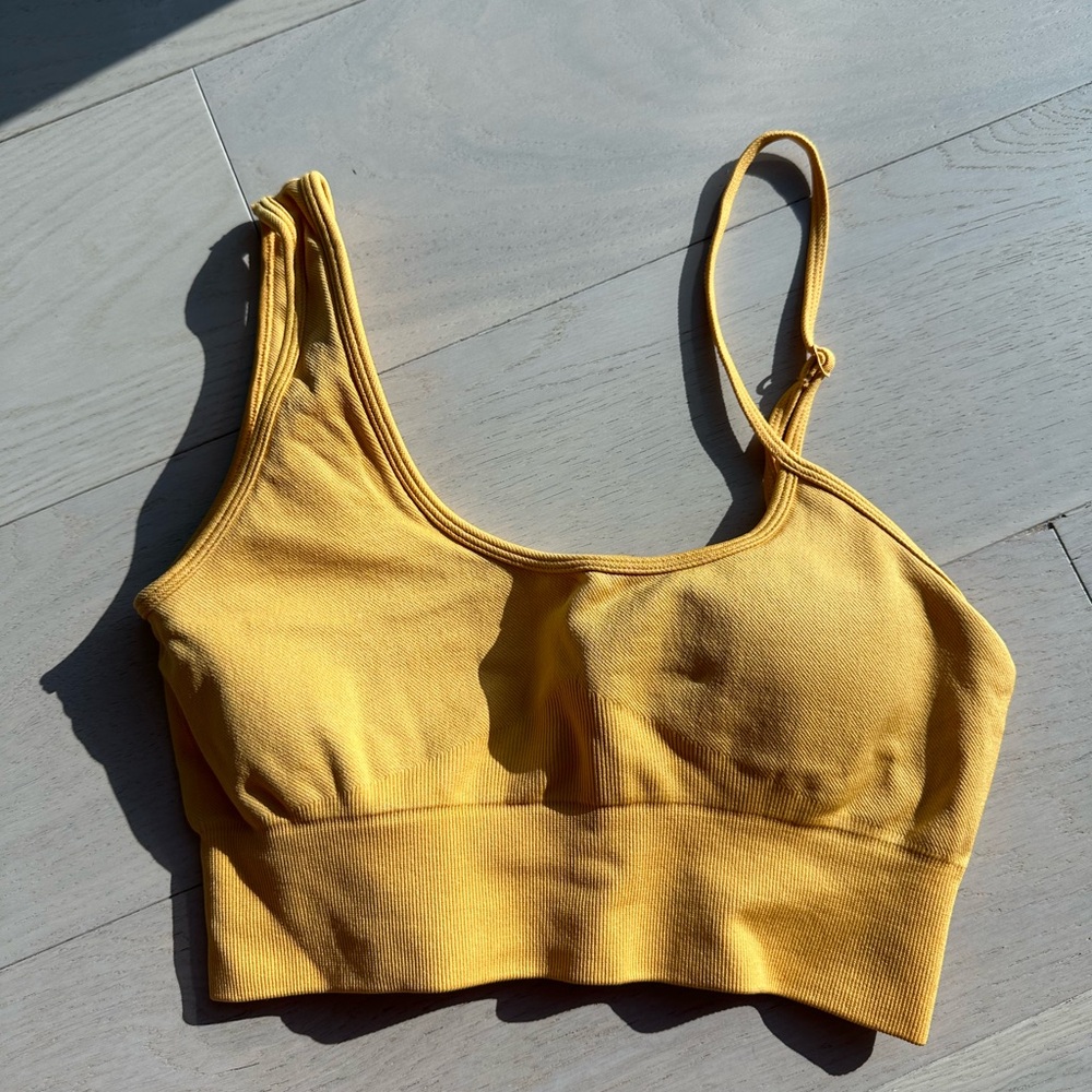 Bo and tee sports bra